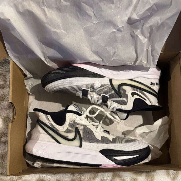 Nike Shoes - ✨ NIB Nike Sneakers Various Sizes ✨